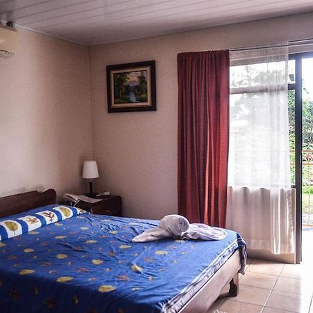 Hotel La Choza Inn La Fortuna Extérieur photo