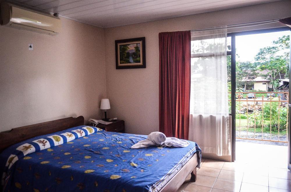 Hotel La Choza Inn La Fortuna Extérieur photo