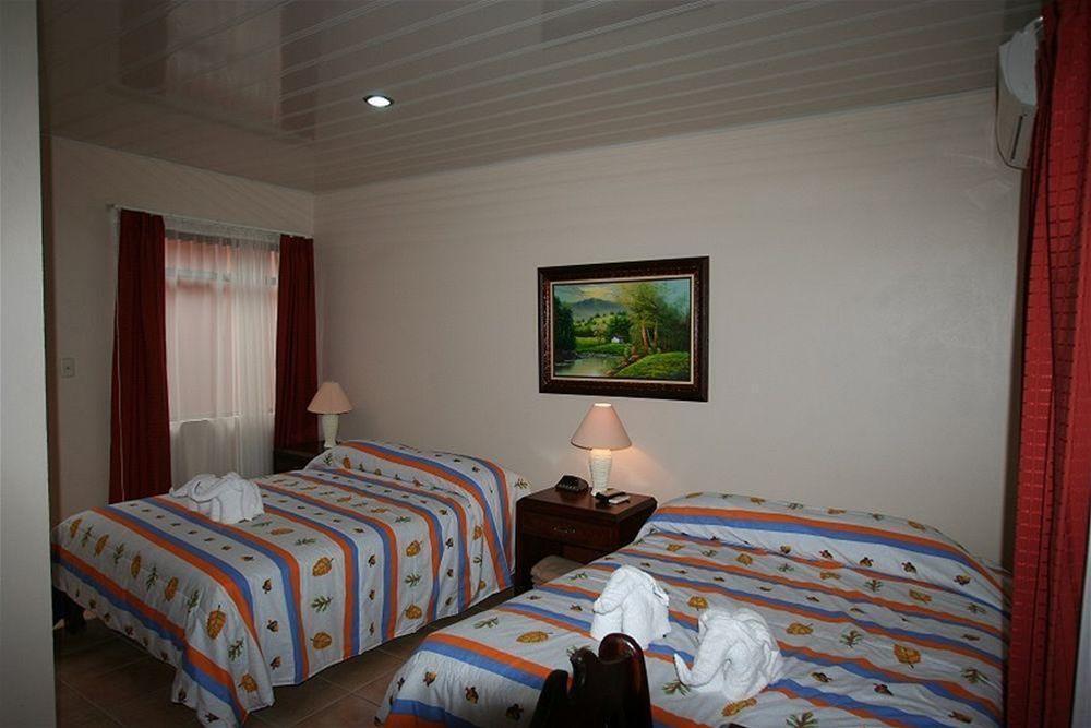 Hotel La Choza Inn La Fortuna Extérieur photo